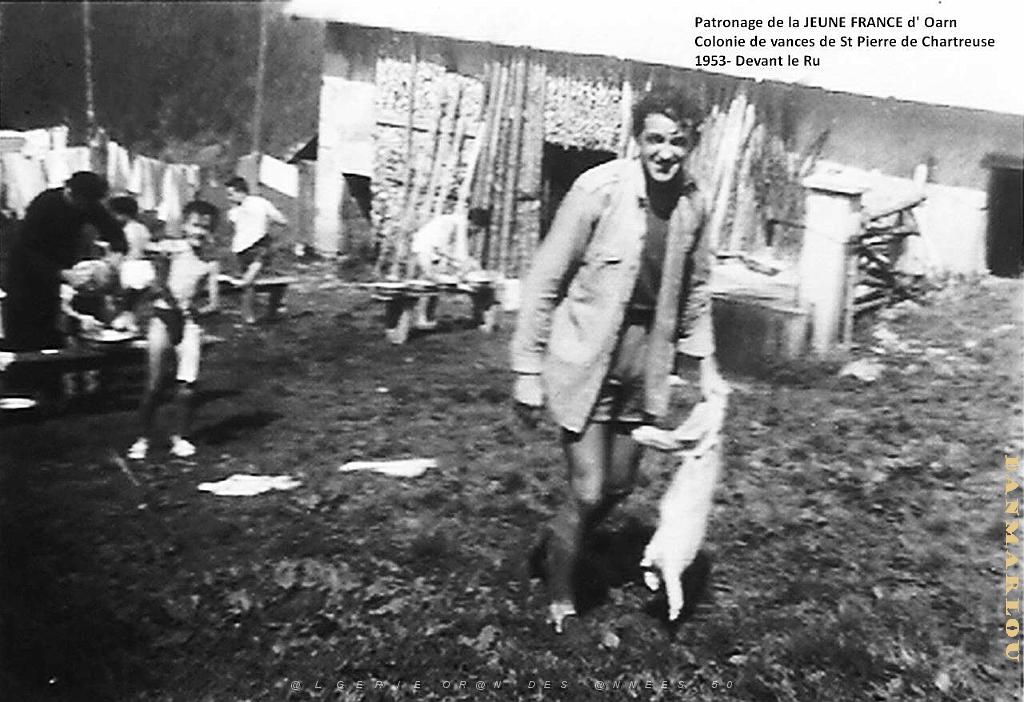 COLO JEUNE FRANCE 1953 devant le Ru 8.jpg